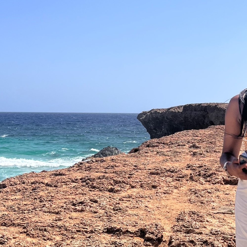 Meet your Posher, Loreal